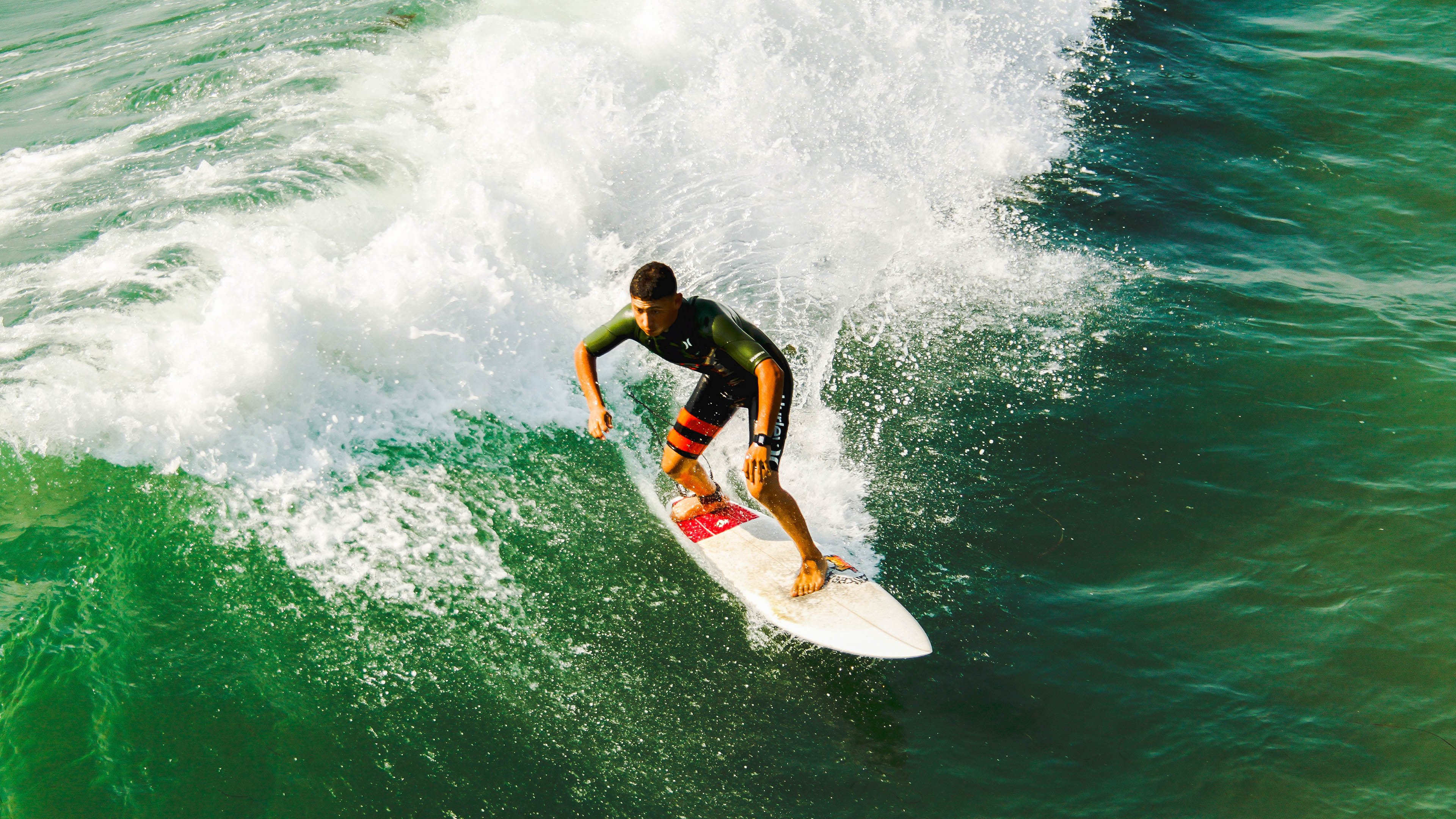 斯诺克大师赛决赛精彩绝伦,选手技艺堪称经典,斯诺克大师赛2021决赛第一阶段